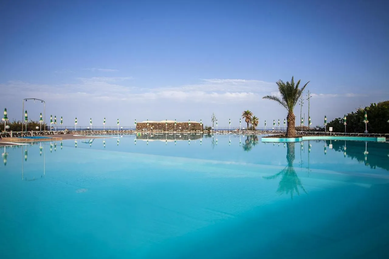 Suvaki Resort Madonna Delle Grazie 4*,